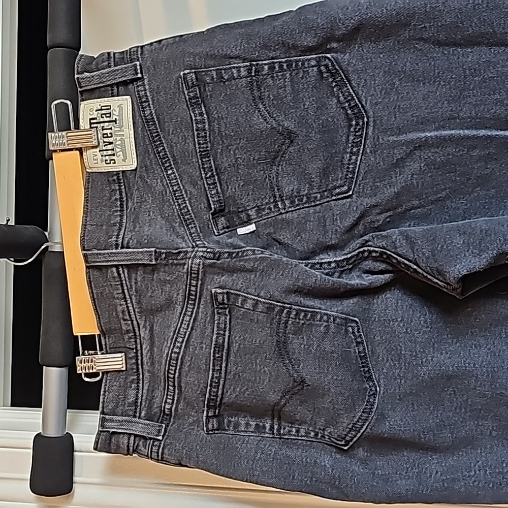 Silver Tab Levi mom jeans - Picture 4 of 8